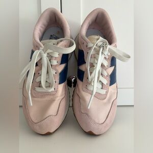 New Balance 237 Tennis Shoes, size 6